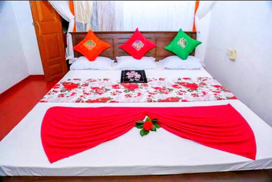 Bed and Breakfast Happy Morning Bliss Мірісса Екстер'єр фото